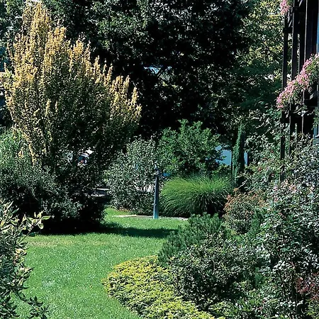 Brunnenhof Отель